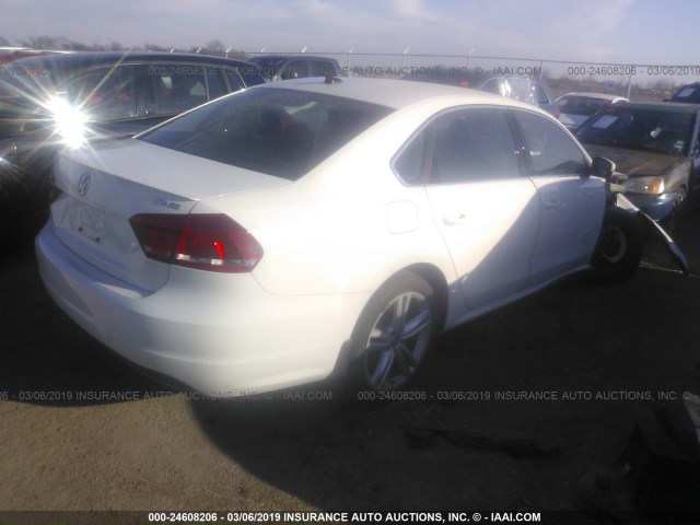 1VWBV7A39FC010039 - 2015 VOLKSWAGEN PASSAT SE WHITE photo 4