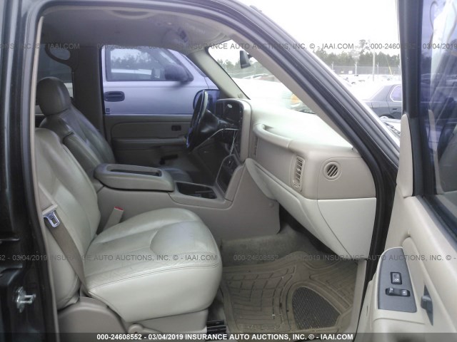 1GKEC13T25J224675 - 2005 GMC YUKON GRAY photo 5