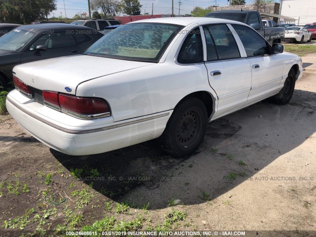 2FALP71W7TX139526 - 1996 FORD CROWN VICTORIA  WHITE photo 4