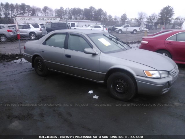 4T1BG28K3WU257561 - 1998 TOYOTA CAMRY CE/LE/XLE GRAY photo 1