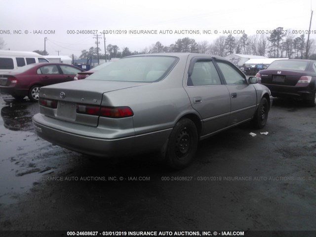 4T1BG28K3WU257561 - 1998 TOYOTA CAMRY CE/LE/XLE GRAY photo 4