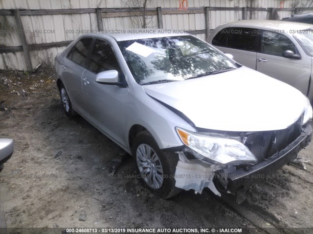 4T1BF1FKXEU383835 - 2014 TOYOTA CAMRY L/SE/LE/XLE 银色 照片 1