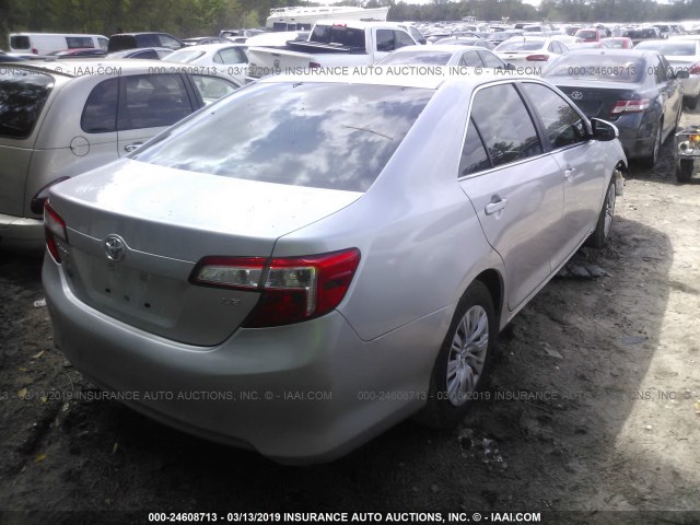 4T1BF1FKXEU383835 - 2014 TOYOTA CAMRY L/SE/LE/XLE 银色 照片 4