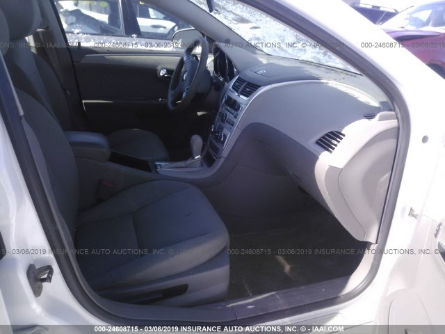 1G1ZC5EB1AF167089 - 2010 CHEVROLET MALIBU 1LT WHITE photo 5