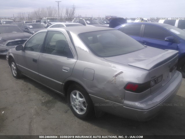 4T1BG22K5VU144590 - 1997 TOYOTA CAMRY CE/LE/XLE 米色 照片 3