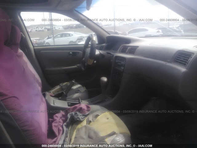 4T1BG22K5VU144590 - 1997 TOYOTA CAMRY CE/LE/XLE 米色 照片 5