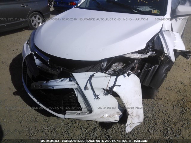4T1BF1FK1HU728187 - 2017 TOYOTA CAMRY LE/XLE/SE/XSE თეთრი ფოტო 6