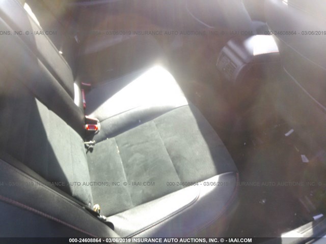 4T1BF1FK1HU728187 - 2017 TOYOTA CAMRY LE/XLE/SE/XSE თეთრი ფოტო 8