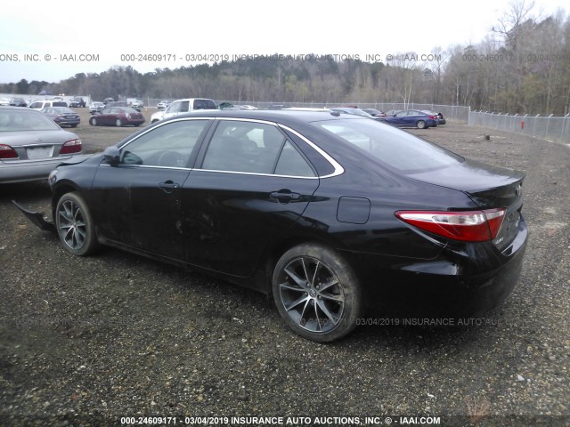 4T1BF1FK3FU929750 - 2015 TOYOTA CAMRY LE/XLE/SE/XSE შავი ფოტო 3