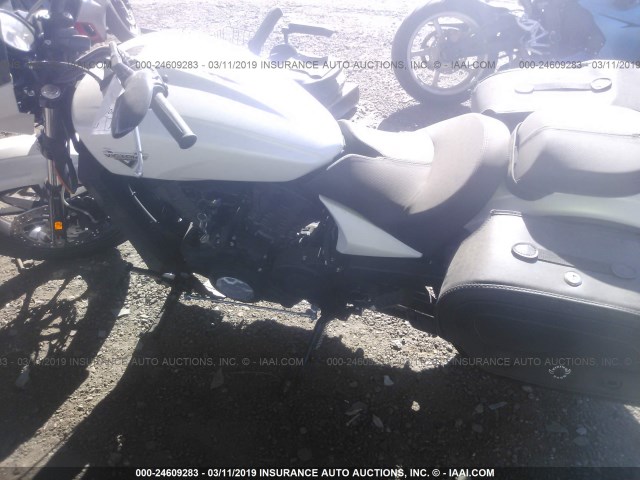 5VPFTB005H3002660 - 2017 VICTORY MOTORCYCLES OCTANE WHITE photo 9