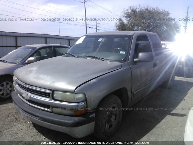 2GCEC19W3Y1262881 - 2000 CHEVROLET SILVERADO C1500 GRAY photo 2