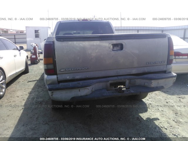 2GCEC19W3Y1262881 - 2000 CHEVROLET SILVERADO C1500 GRAY photo 6