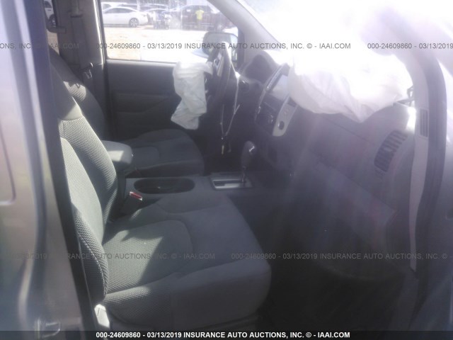 1N6AD0EV1KN702019 - 2019 NISSAN FRONTIER SILVER photo 5