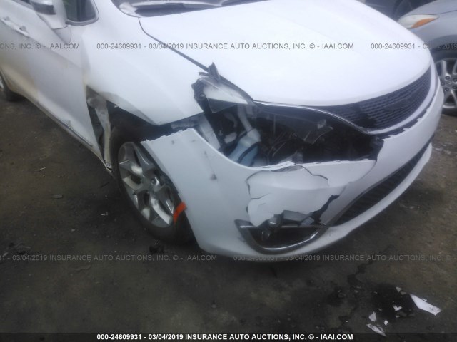 2C4RC1GG2KR554558 - 2019 CHRYSLER PACIFICA LIMITED WHITE photo 6