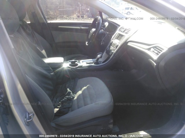 1FA6P0G76E5373195 - 2014 FORD FUSION S SILVER photo 5