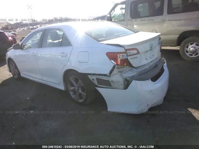4T1BF1FK6EU322319 - 2014 TOYOTA CAMRY L/SE/LE/XLE 白色 照片 3
