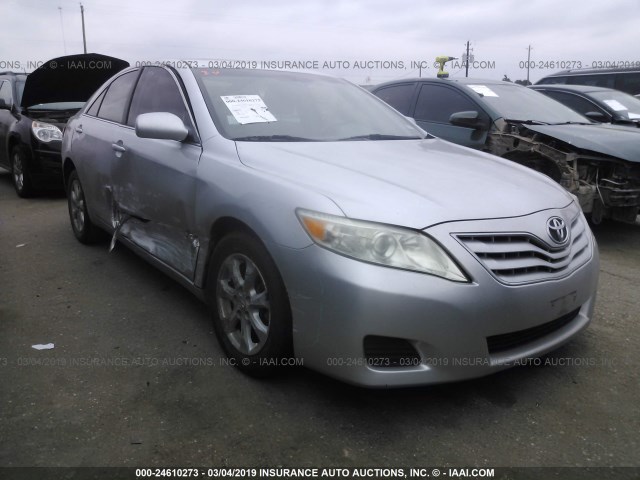 4T1BF3EK1BU173813 - 2011 TOYOTA CAMRY SE/LE/XLE SILVER photo 1