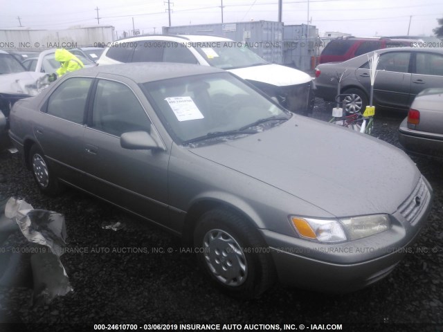 JT2BG22K5X0308802 - 1999 TOYOTA CAMRY LE/XLE 银色 照片 1