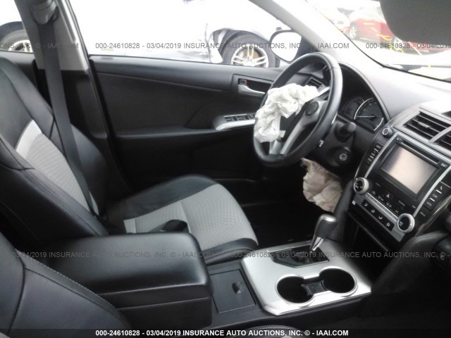 4T1BF1FK1CU605630 - 2012 TOYOTA CAMRY SE/LE/XLE BLACK photo 5