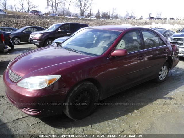 4T1BE32K32U026741 - 2002 TOYOTA CAMRY LE/XLE/SE RED photo 2