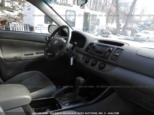 4T1BE32K32U026741 - 2002 TOYOTA CAMRY LE/XLE/SE RED photo 5