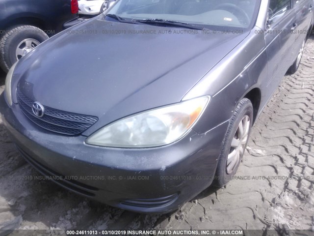 JTDBE32K020103593 - 2002 TOYOTA CAMRY LE/XLE/SE GRAY photo 6
