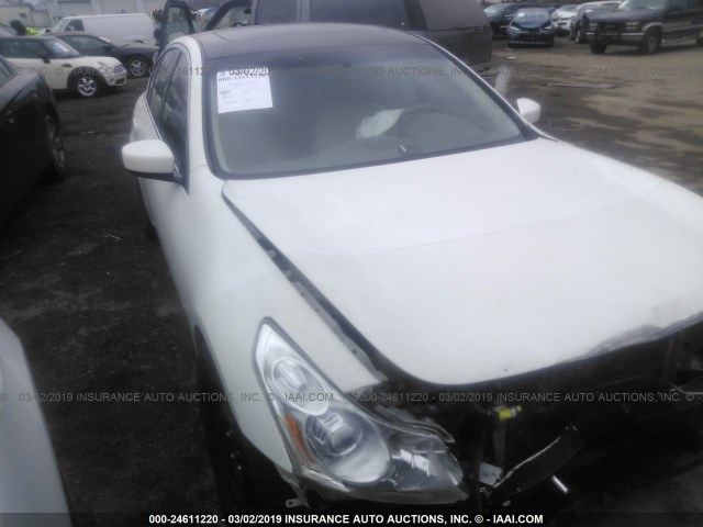 JNKCV61FX9M360241 - 2009 INFINITI G37 WHITE photo 1