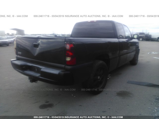 2GCEC19N361252484 - 2006 CHEVROLET SILVERADO C1500 BLACK photo 4