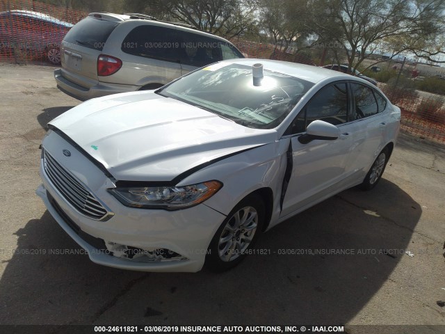 3FA6P0G70HR180431 - 2017 FORD FUSION S WHITE photo 2