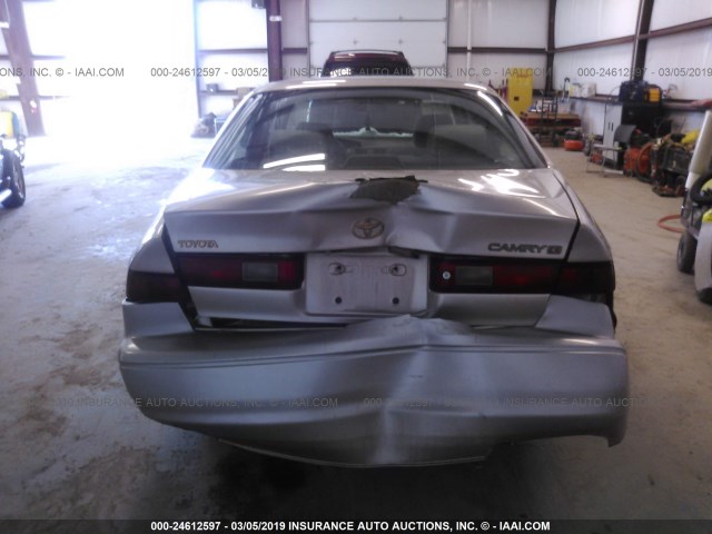 4T1BG22K0XU400590 - 1999 TOYOTA CAMRY CE/LE/XLE 金色 照片 6