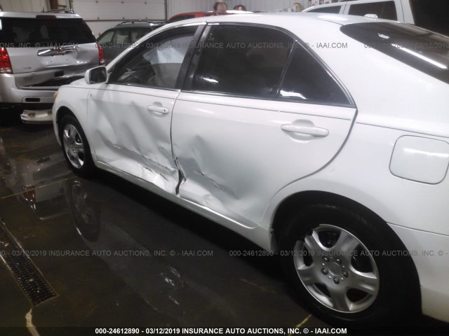 4T1BF3EK0BU613729 - 2011 TOYOTA CAMRY SE/LE/XLE WHITE photo 6