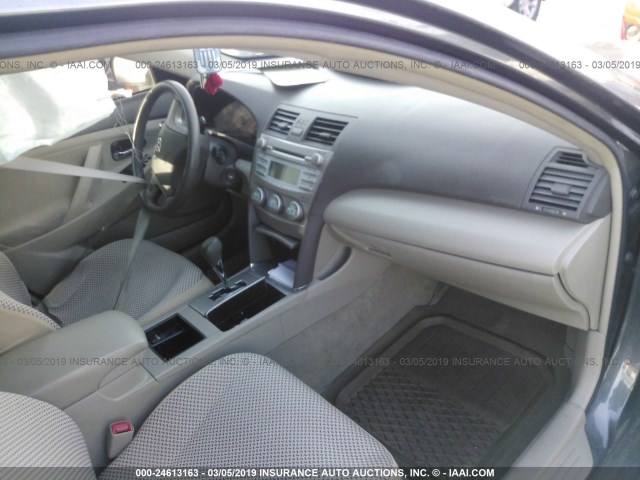 JTNBE46K373058229 - 2007 TOYOTA CAMRY NEW GENERAT CE/LE/XLE/SE GRAY photo 5