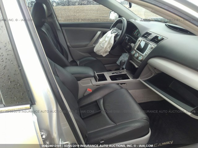 4T1BE46K09U393736 - 2009 TOYOTA CAMRY SE/LE/XLE 银色 照片 5