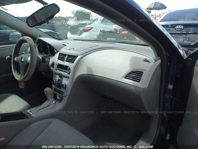 1G1ZB5EB3A4129961 - 2010 CHEVROLET MALIBU LS BLUE photo 5