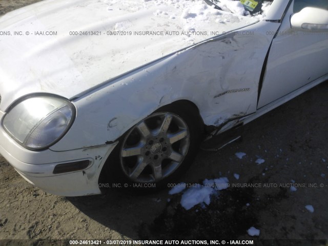 WDBKK49FX2F247851 - 2002 MERCEDES-BENZ SLK 230 KOMPRESSOR WHITE photo 6