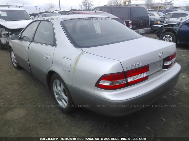 JT8BF28G410322256 - 2001 LEXUS ES 300 SILVER photo 3