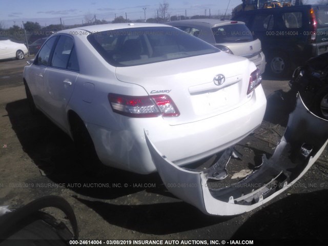 4T1BF3EK8BU730314 - 2011 TOYOTA CAMRY SE/LE/XLE WHITE photo 3