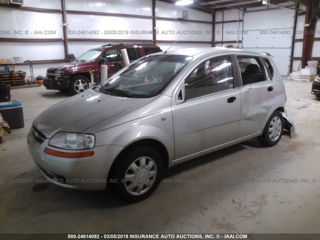 KL1TG62635B310966 - 2005 CHEVROLET AVEO LT SILVER photo 2