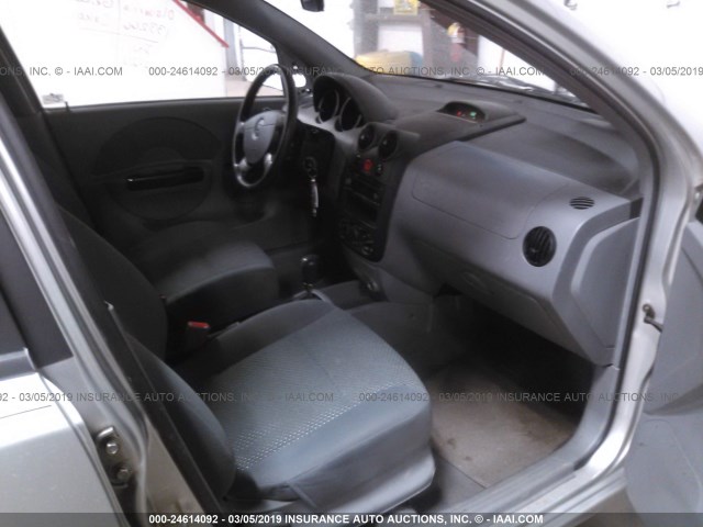 KL1TG62635B310966 - 2005 CHEVROLET AVEO LT SILVER photo 5