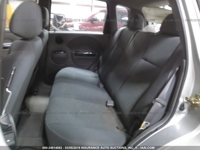 KL1TG62635B310966 - 2005 CHEVROLET AVEO LT SILVER photo 8