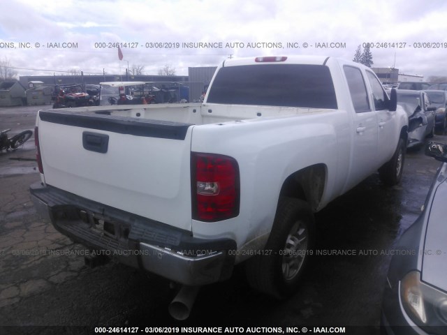 1GCHK23638F116536 - 2008 CHEVROLET SILVERADO K2500 HEAVY DUTY WHITE photo 4