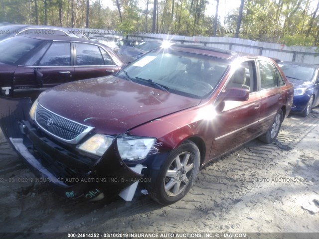 4T1BF28B9YU056592 - 2000 TOYOTA AVALON XL/XLS RED photo 2