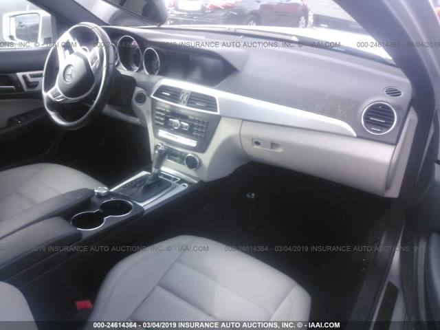 WDDGJ4HBXCF861508 - 2012 MERCEDES-BENZ C 250 SILVER photo 5