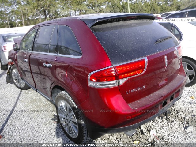 2LMDJ6JK8DBL14274 - 2013 LINCOLN MKX RED photo 3