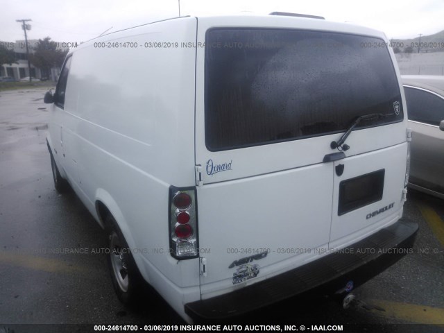 1GCDM19W8XB203493 - 1999 CHEVROLET ASTRO WHITE photo 3