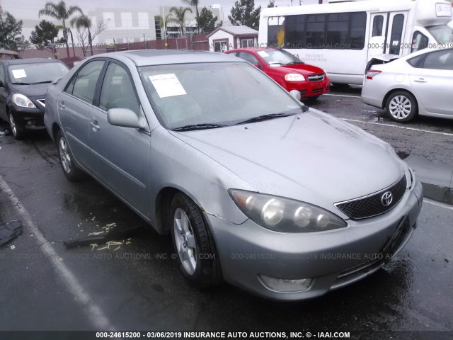 4T1BE32K15U952351 - 2005 TOYOTA CAMRY LE/XLE/SE SILVER photo 1