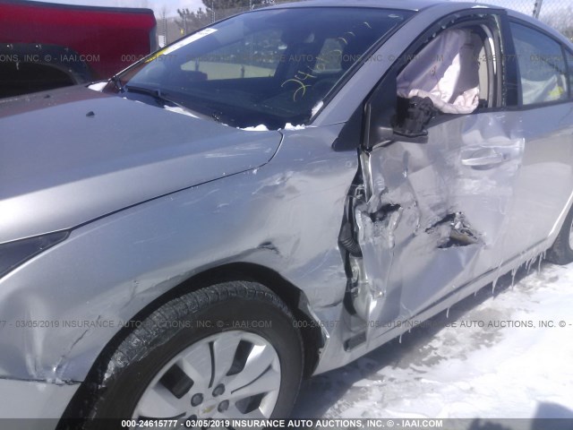 1G1PA5SH5E7290562 - 2014 CHEVROLET CRUZE LS SILVER photo 6