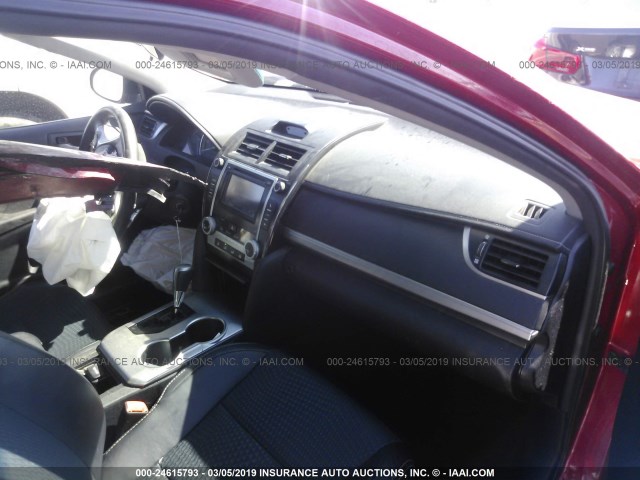 4T1BF1FK2CU625076 - 2012 TOYOTA CAMRY SE/LE/XLE RED photo 5