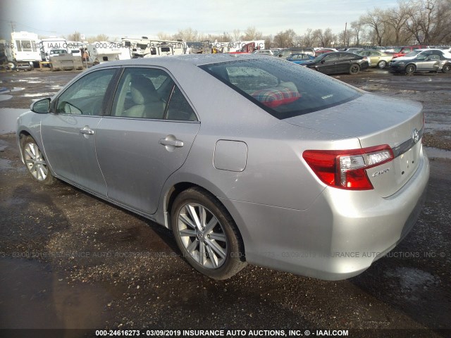 4T4BF1FK7DR280747 - 2013 TOYOTA CAMRY L/SE/LE/XLE 银色 照片 3