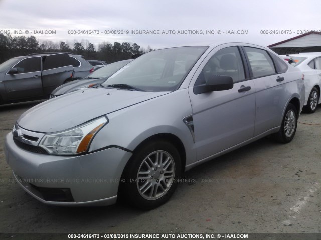 1FAHP35N58W215392 - 2008 FORD FOCUS SE/SEL/SES SILVER photo 2